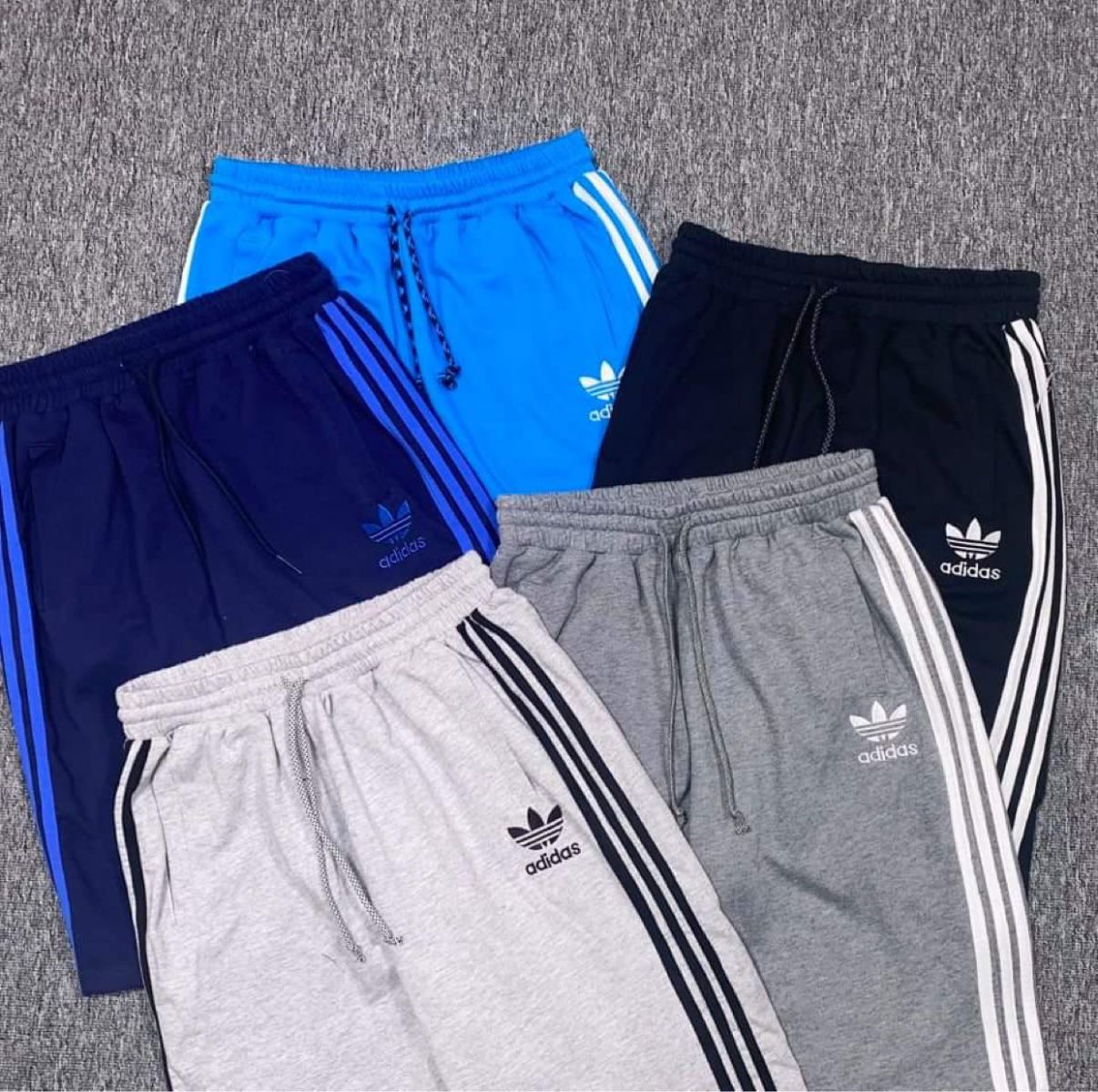 Quần short Adidas